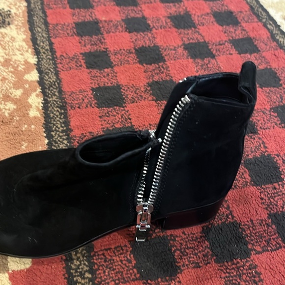 Dolce Vita double zip suede ankle booties - Picture 10 of 10